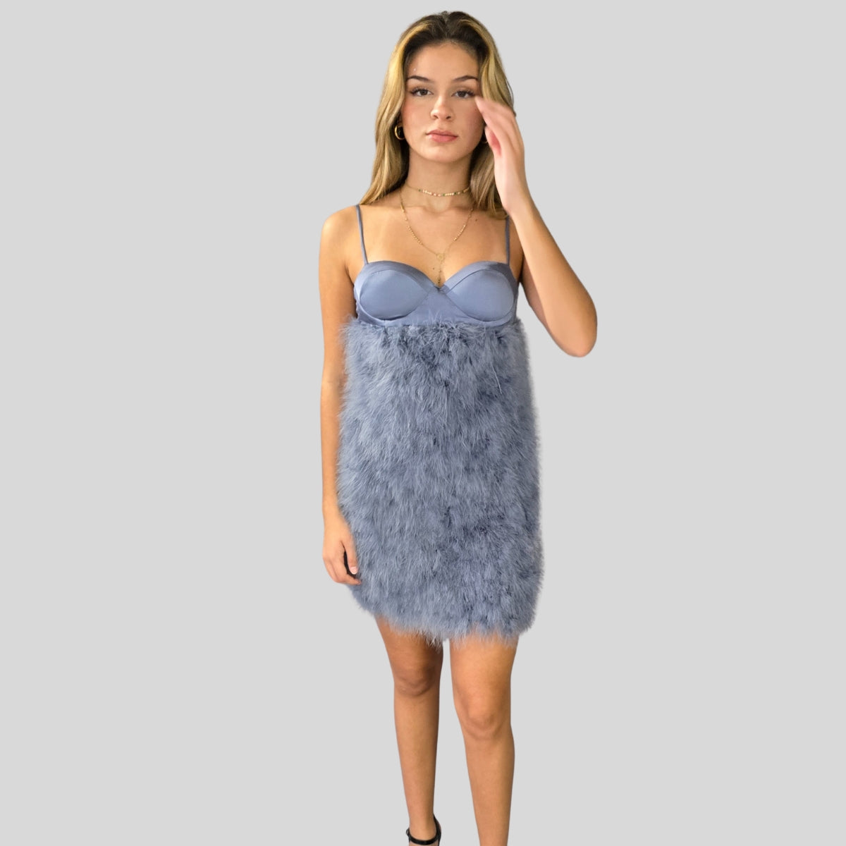 Vestido Corto Plumas