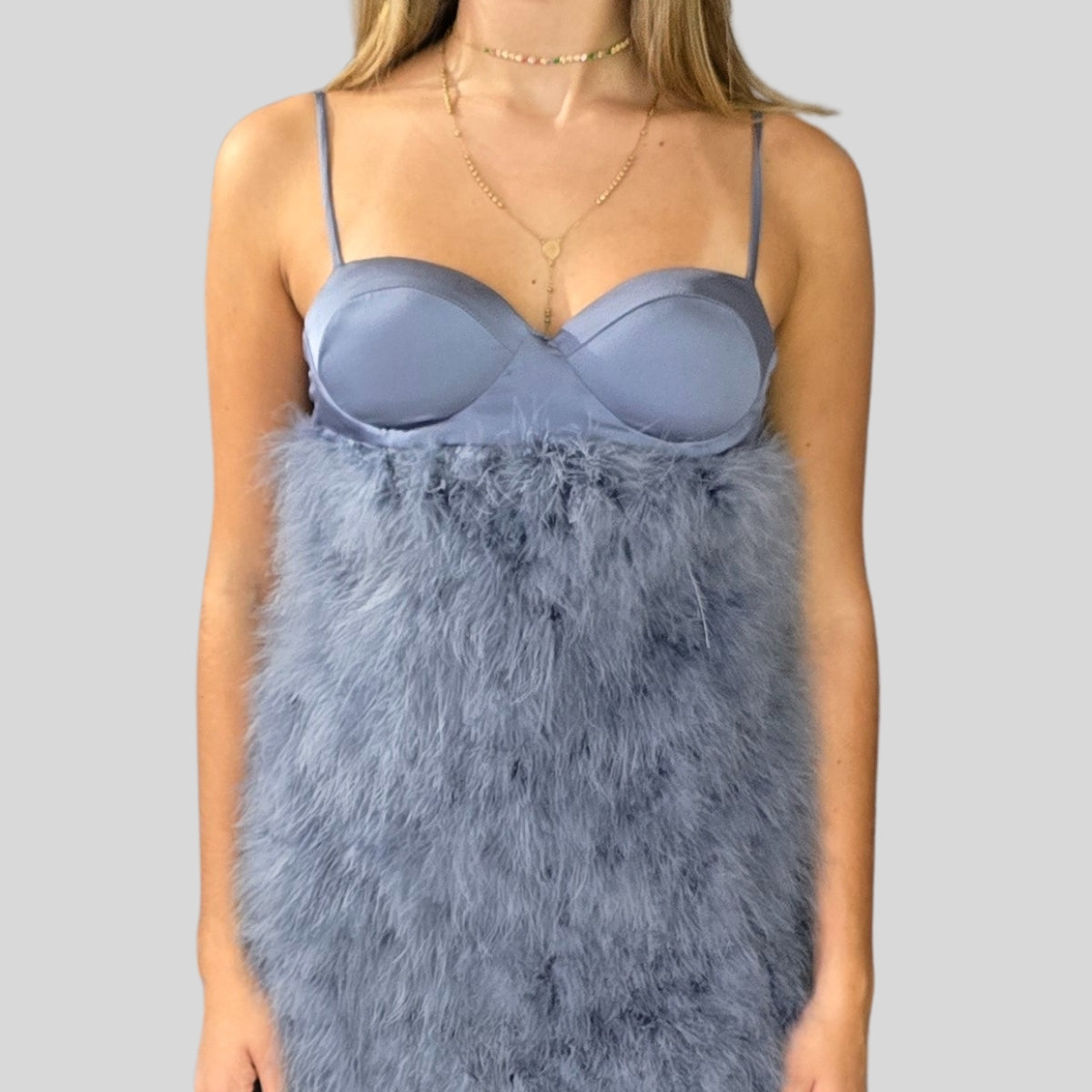 Vestido Corto Plumas