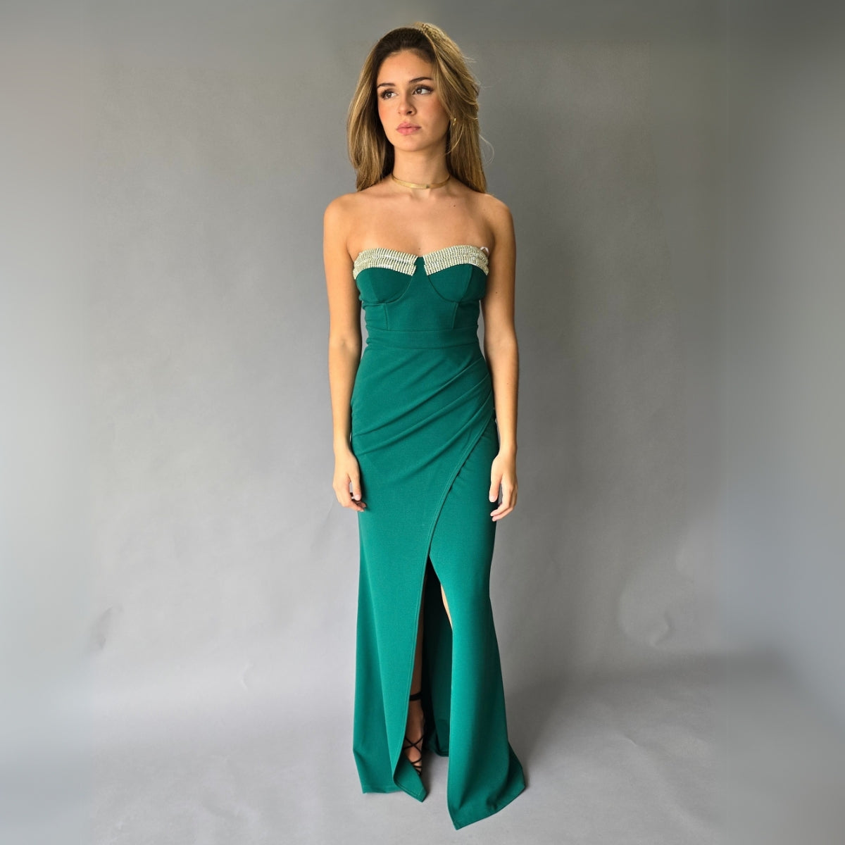 Vestido Strapless Aplicaciones en Copa