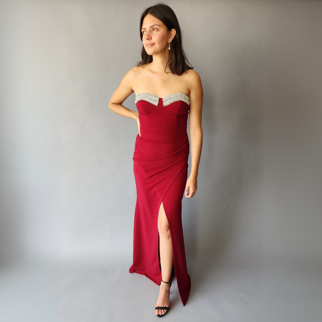 Vestido Strapless Aplicaciones en Copa