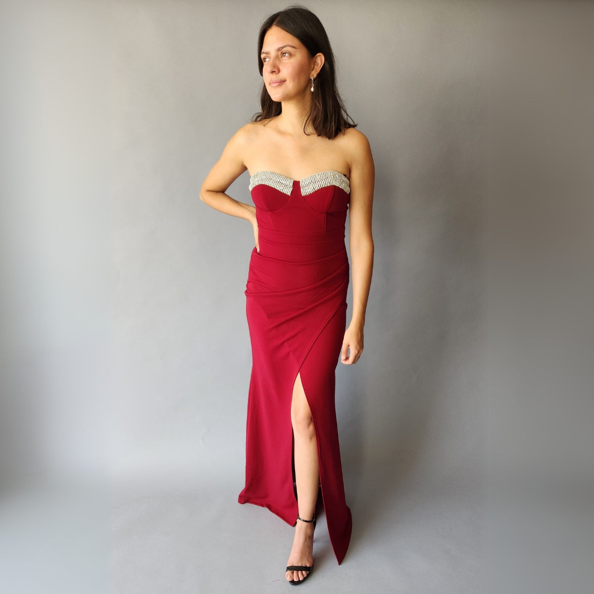 Vestido Strapless Aplicaciones en Copa