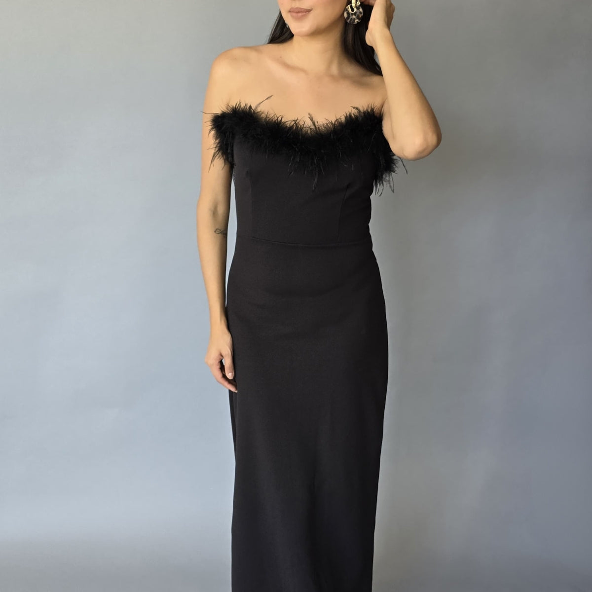 Vestido Formal Strapless Plumas