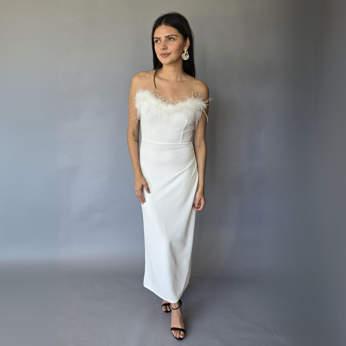 Vestido Formal Strapless Plumas