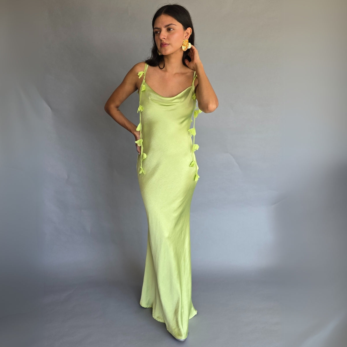 Vestido verde lima tira de flores