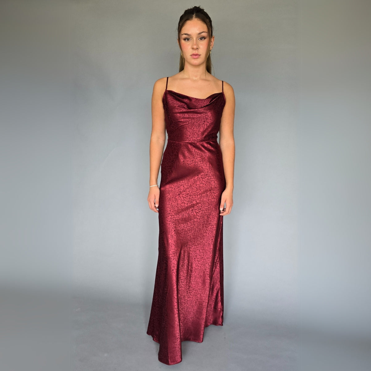 Vestido vino estampado rosas