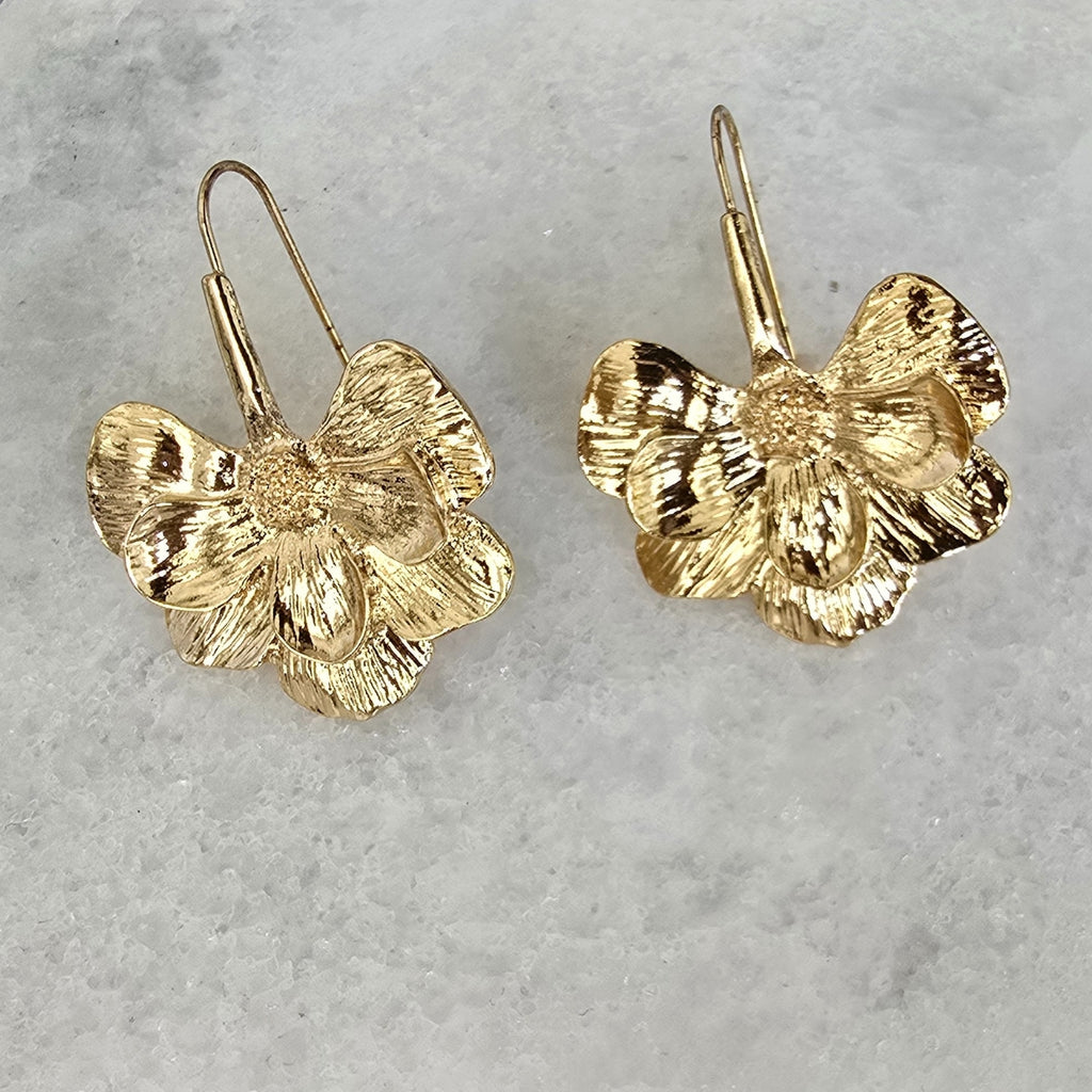 Aretes Flores Colgantes Doradas