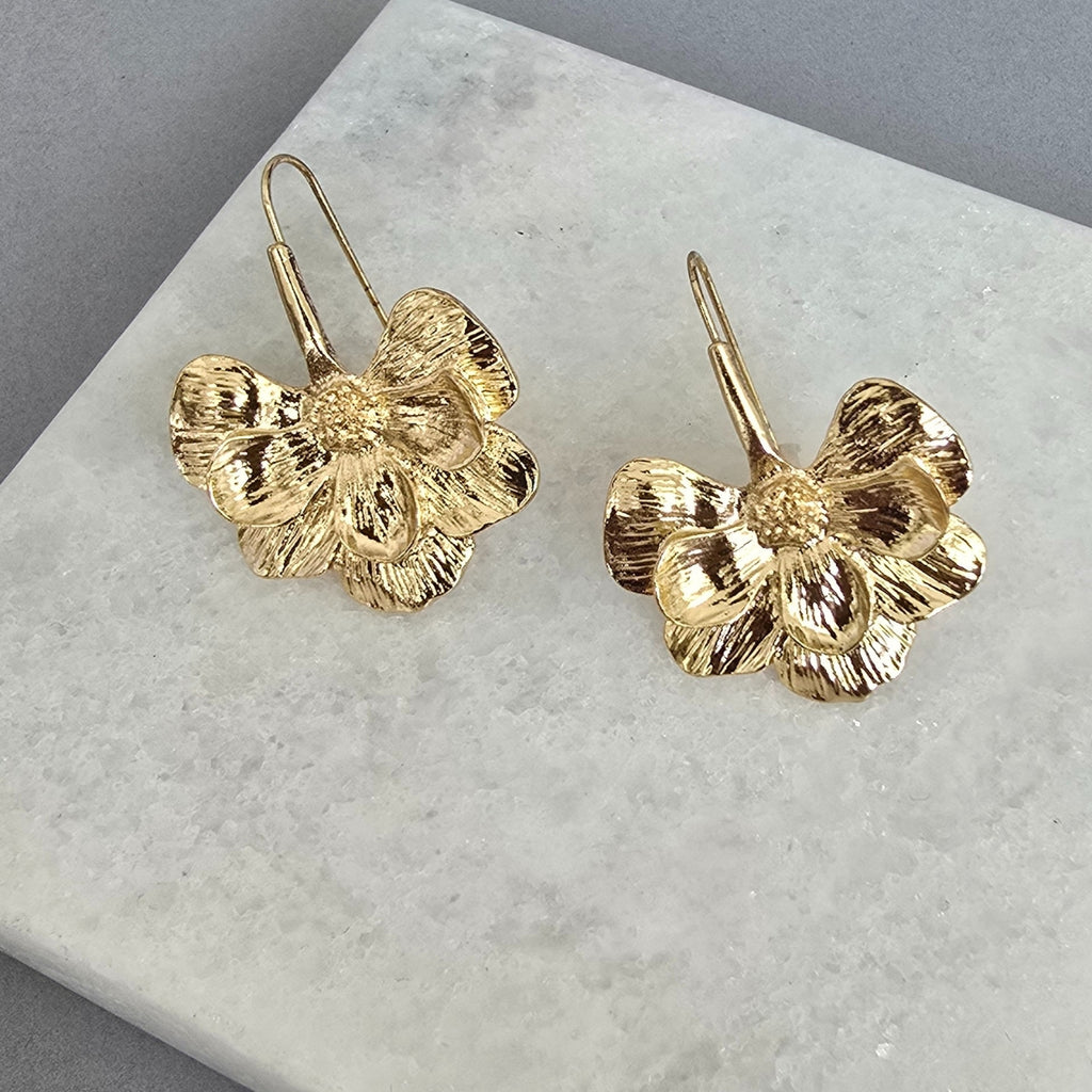 Aretes Flores Colgantes Doradas
