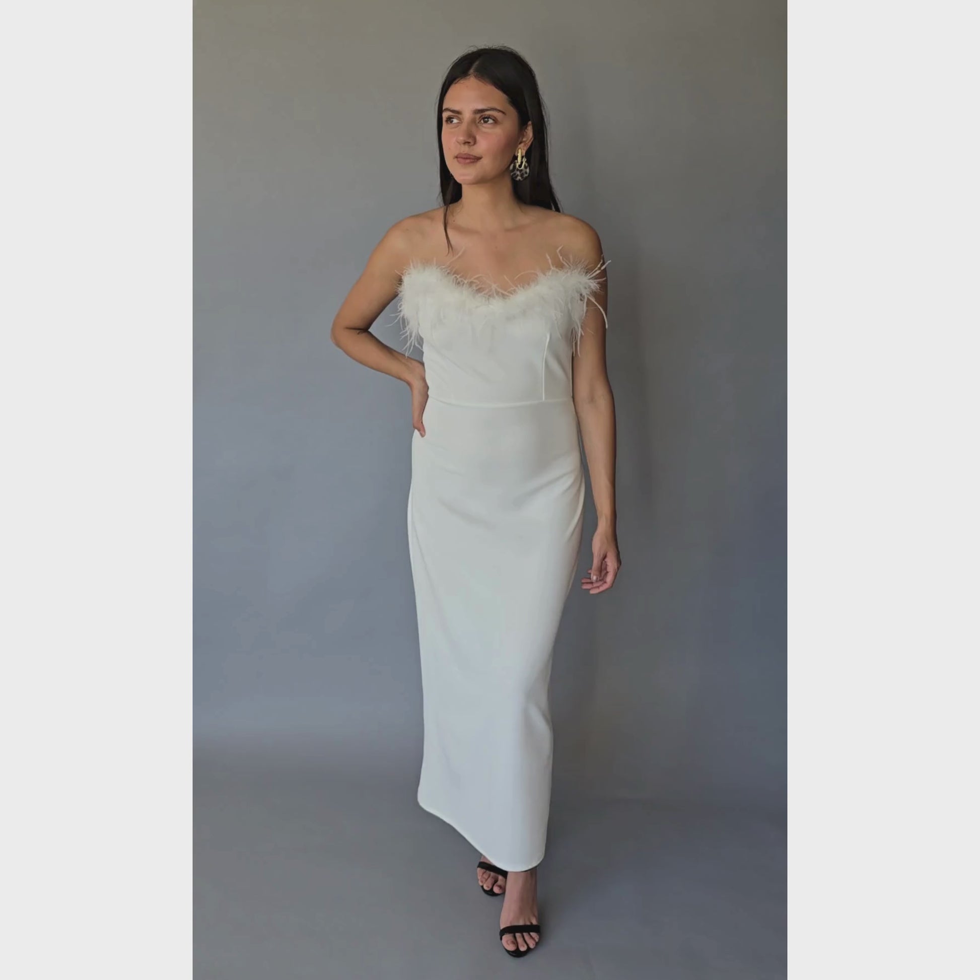 Vestido Formal Strapless Plumas