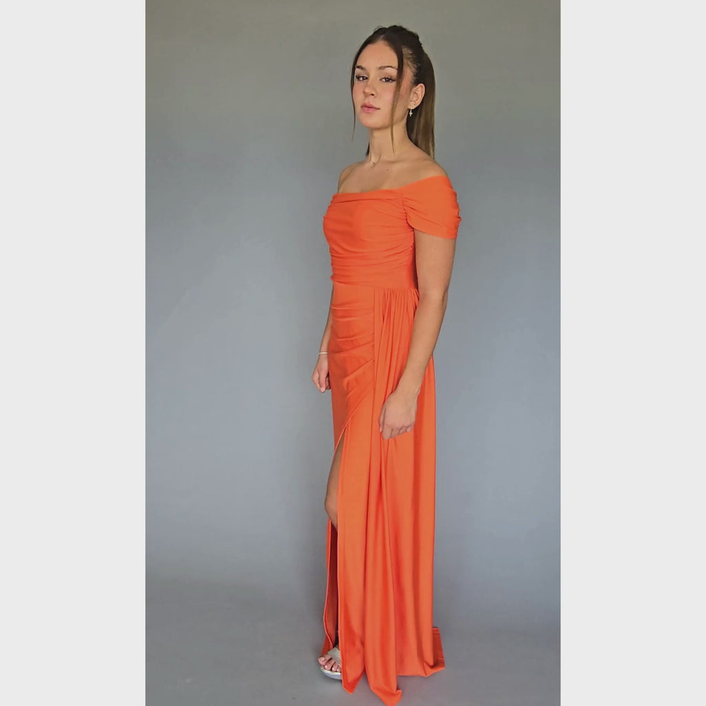 Vestido naranja strapless